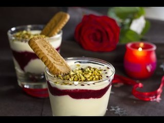 Tiramisu aux fruits rouges et aux pistaches