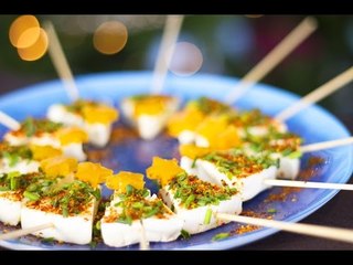 Brochettes de fromage en forme de sapin pour l'apéritif