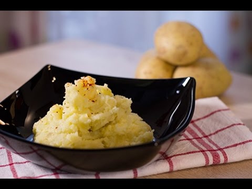 Écrasée de pommes de terre à l'huile d'olive et à l'ail