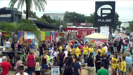 Orlando marca 1º aniversário de massacre em boate