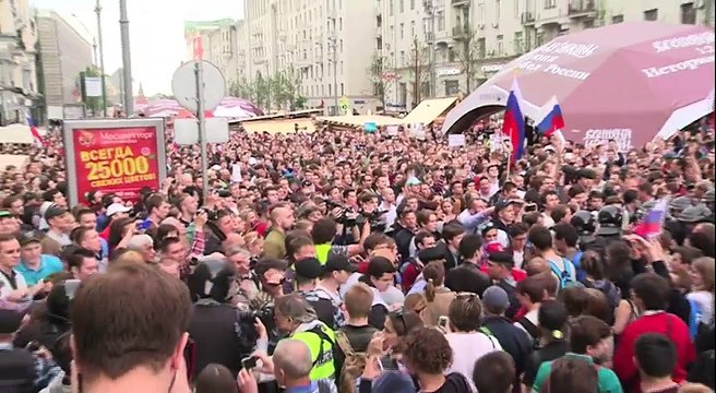 Протесты в Москве. Сотни задержанных во время празднования...