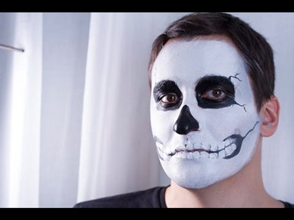 Maquillage Halloween : Le squelette