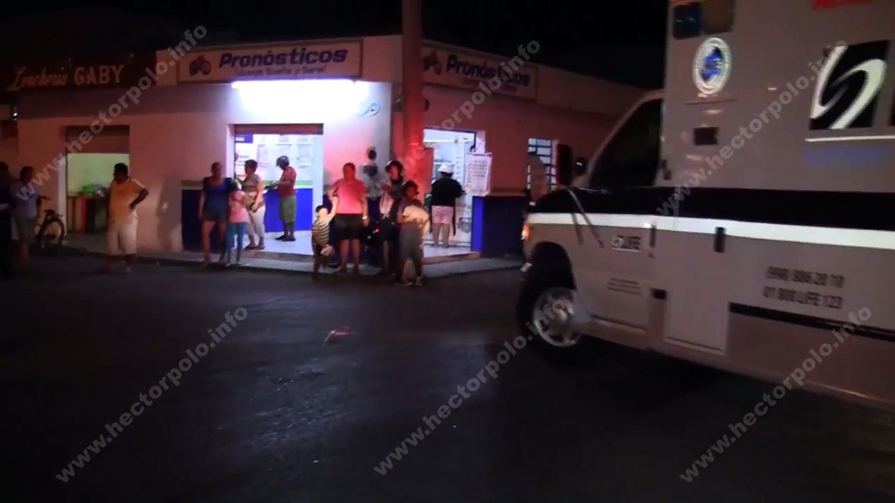 Accidente en 11 Avenida frente a la UQROO de Co...
