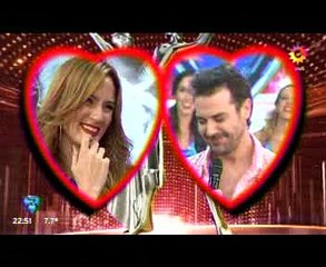 Pedro baile Disco con Paula haciéndole el aguante (beso) - 12 de Junio