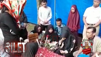 Keluarga Ziarah dan Berdoa di Makam Jupe - Silet 13 Juni 2017