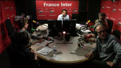 Bertrand Burgalat en peignoir de soie - Pop & Co