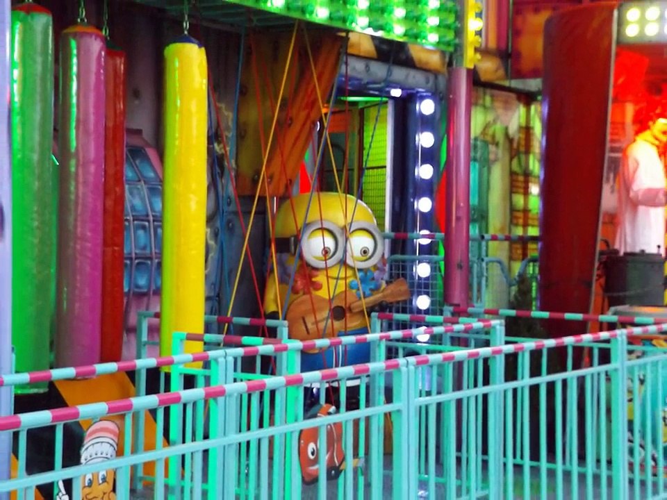 Fotoshow - Spassfabrik Laufgeschaft Zinnecker 2016 (Umbau Future World)