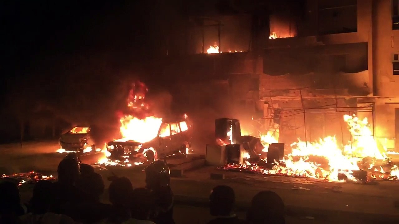 Incendie grave à ouest foire  Un immeuble de (R+4) prend feu...