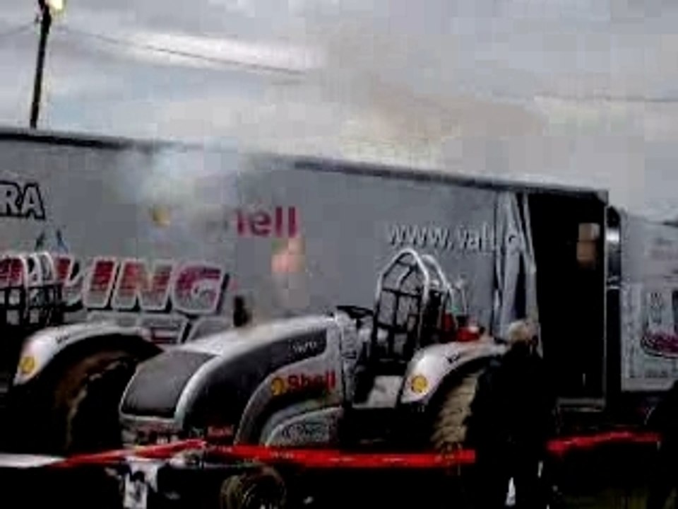 Flamme d'un tracteur pulling