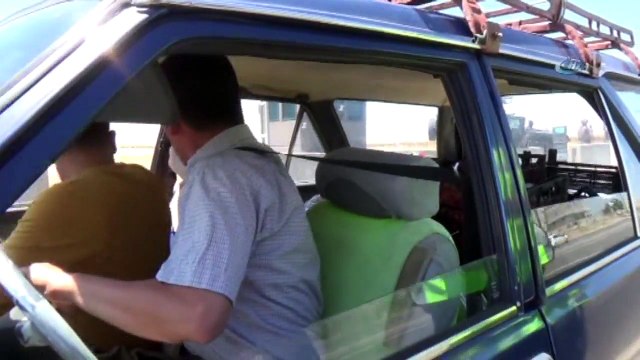 Şoför Emniyet Kemerini Takmak İçin Dakikalarca Uğraştı