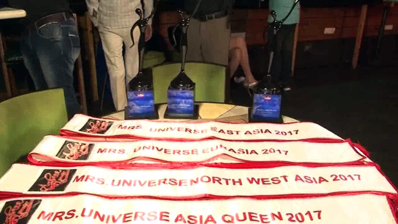 Crowning Ceremony Of Mrs. Universe Titles By Archana Tomer Creation And Being Tusshar Dhaliwal