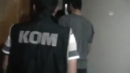 Mühendis Evinde Uyuşturucu Üretip Öğrencileri Zehirlemiş