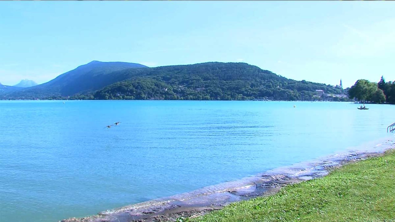 Grand Format : les préparatifs de la saison d’été autour des lacs alpins