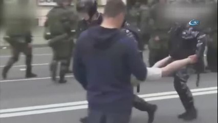 Rusya'da Gözaltılar Bine Yükseldi- Protesto Çağrısı Yapan Rus Aktivist Navalnıy'a 30 Gün Hapis...