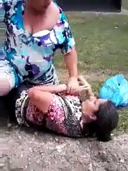 Uma treta maligna entre as comadre