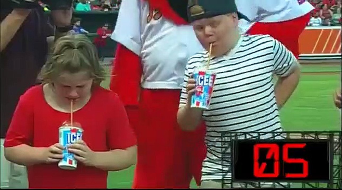 Un enfant s'est pris un gros brainfreeze en mangeant sa glace