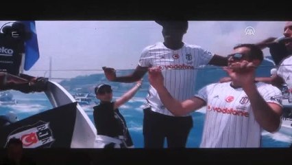 Beşiktaş Başkanı Orman, Izmir'de Beşiktaşlı Taraftarlarla Buluştu