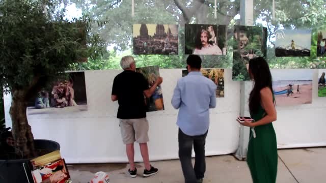 Barış Manço Ile 7'den 77'ye Fotoğrafları Sergisi