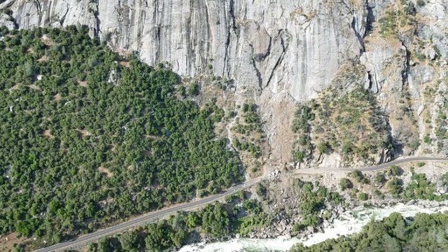 Rockfall Shuts Entrance to Yosemite National Park