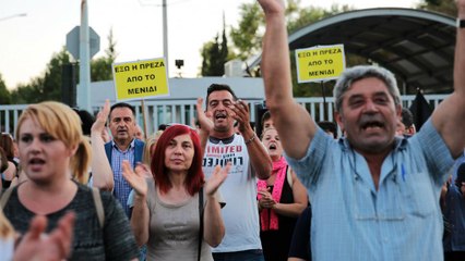 Στους δρόμους οι κάτοικοι του Μενιδίου