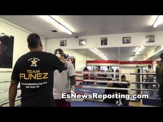 andre berto lands vicious body shots stuns trainer - EsNews boxing