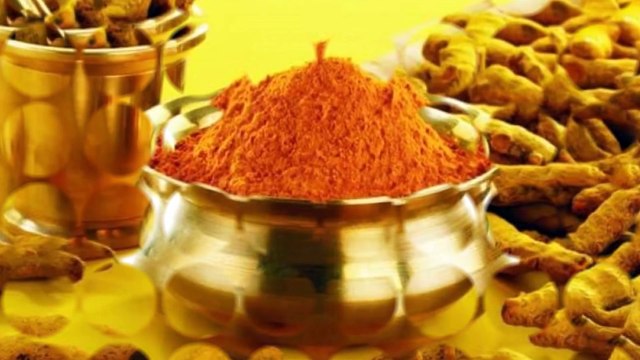 अगर घर में रहता है झगड़ा, तुरंत करे हल्दी का ये टोटका 24 घंटे में मिलेगी शान्ति