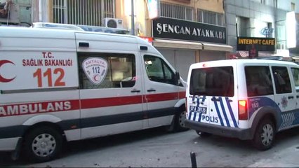 Antalya'da Bıçaklı Kavga: 1'i Ağır 5 Yaralı