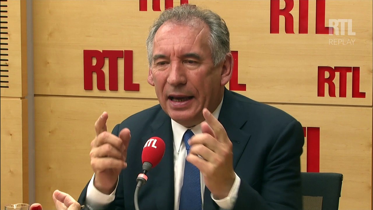 François Bayrou nie tout emploi fictif au Modem