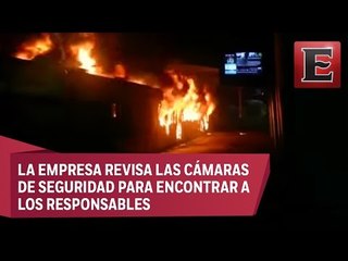 Manifestantes incendian trenes en la estación central de Cd. del Cabo, Sudáfrica