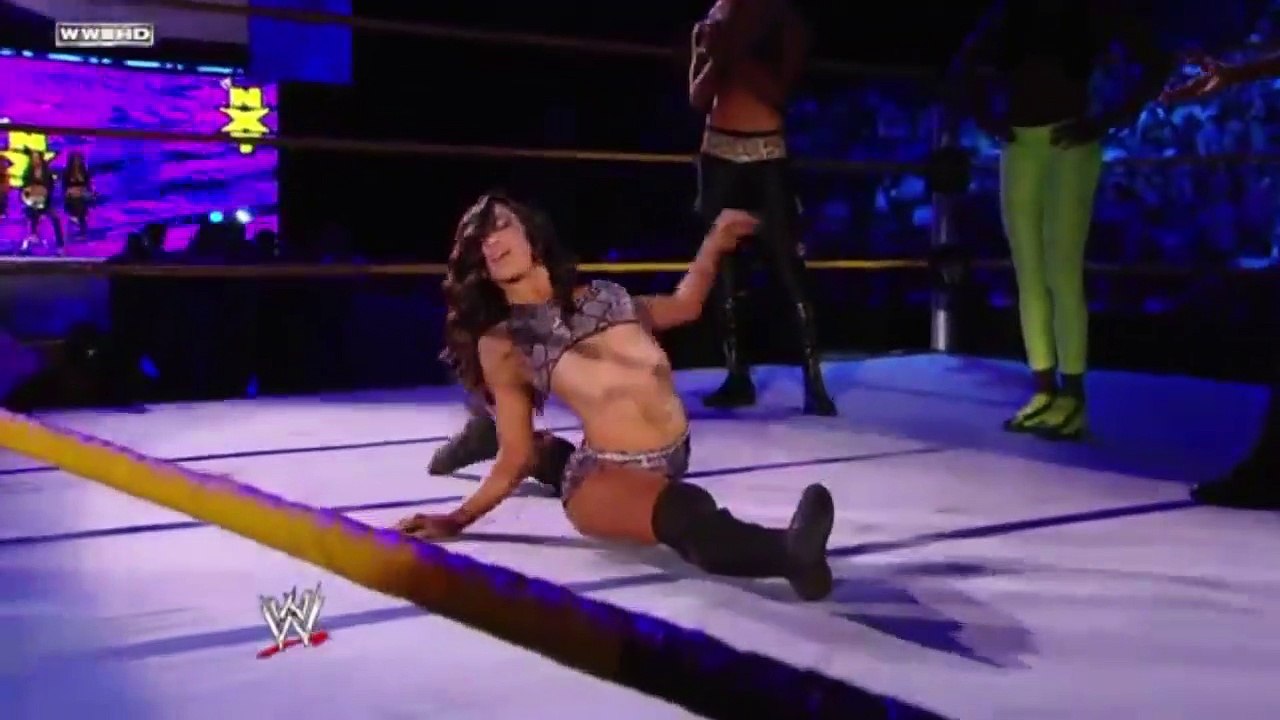 WWE faine moments (dance)werwer