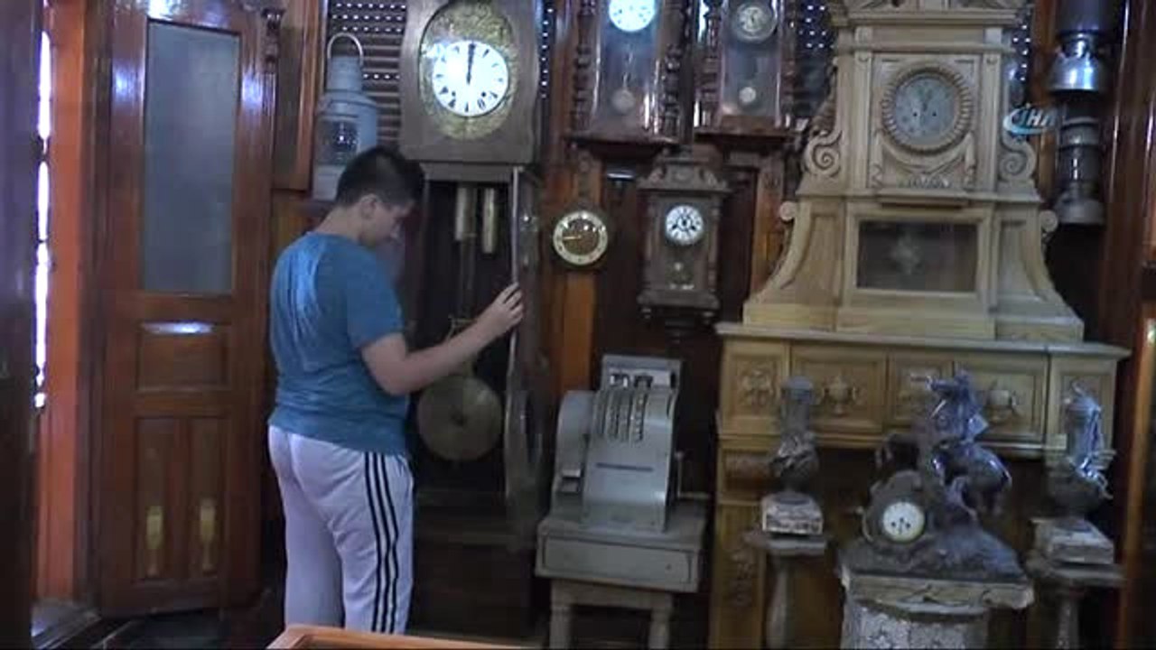 Zamana Tanıklık Eden Saatler Zamana Direniyor