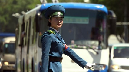 Les "Demoiselles de la circulation", emblématiques de Pyongyang