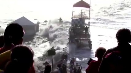 Quand tu penses que la vague est petite... FAIL !!