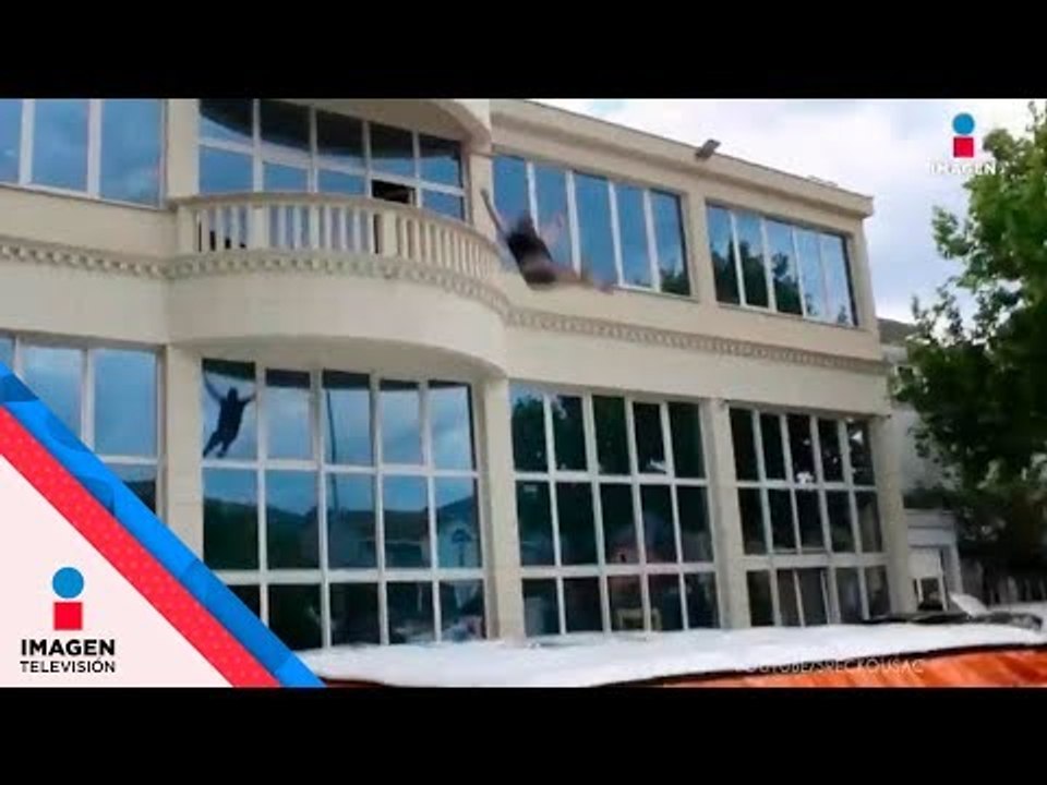 Director de empresa se tira por el balcón en plena reunión | Qué Importa