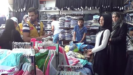 Yetim Çocuklara Bayramlık Alındı
