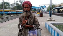 BEGGAR SPEAKING ENGLISH FLUENTLY LIKE A RENOWNED SCHOLAR' - Incredible India