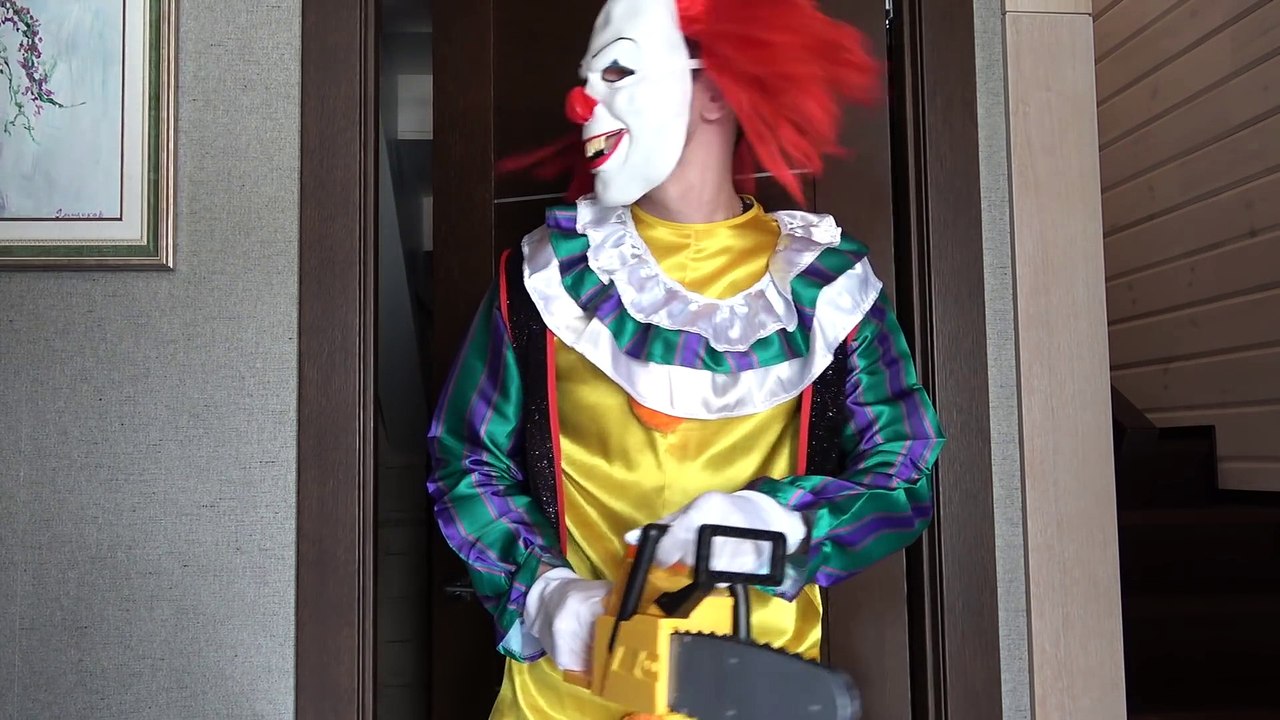 Nerf War - Scary Killer Clown 2 Нерф Битва с Киллер Клоуном