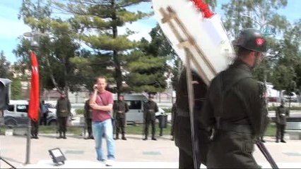 Jandarmanın 178'inci Kuruluş Yıl Dönümü Kutlamalarında Bazı Askerler Sıcaktan Fenalık Geçirdi