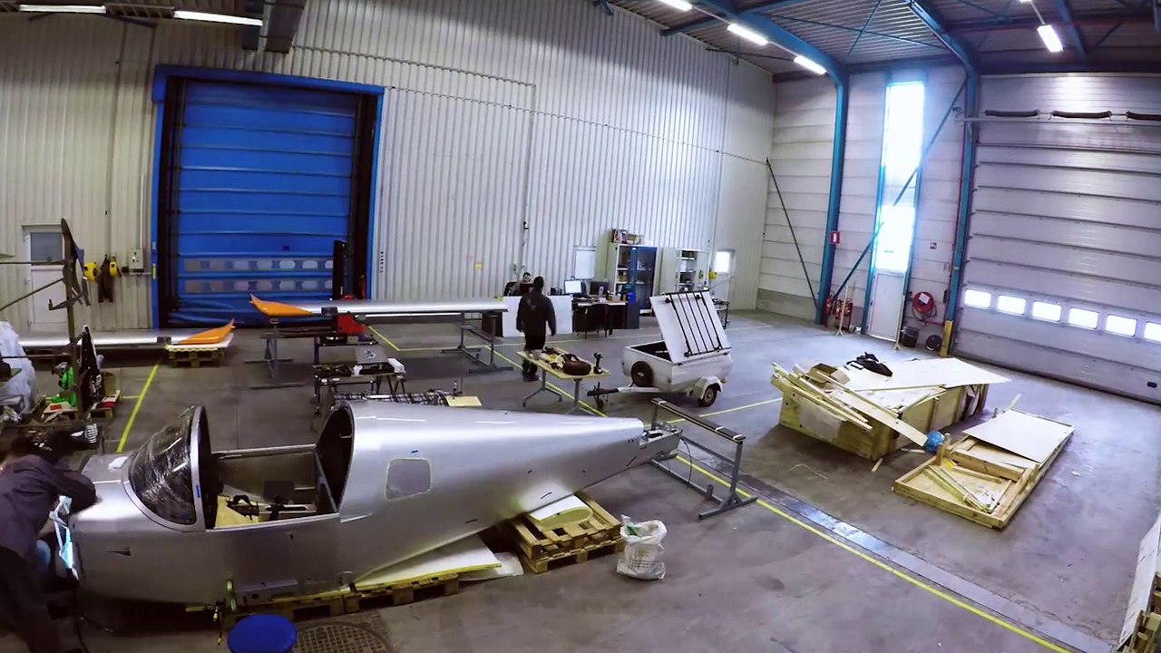 L'assemblage du prototype du Sonaca 200