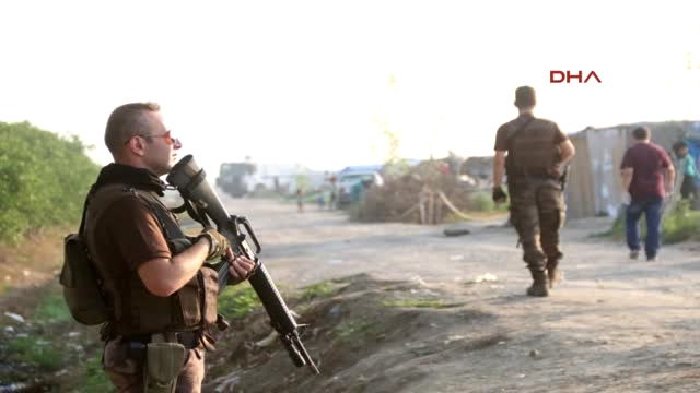 Emniyet Genel Müdürlüğü'nden Mevsimlik Işçiler Ile Inşaat Işçilerine Yönelik Terör-asayiş Denetimi