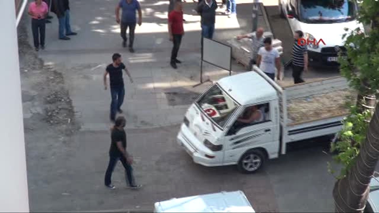 Zonguldak'ta Iki Grup Cadde Ortasında Kavga Etti