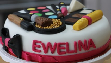 Tort Make up z kremem czekoladowym, Make up cake
