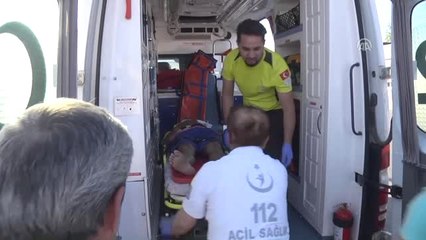 Motosikletle Otomobil Çarpıştı: 3 Yaralı