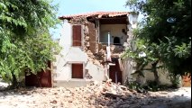 Yunanistan Depremin Yaralarını Sarmaya Çalışıyor