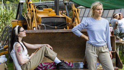 Taylor Schilling and Laura Prepon Weigh In on Shocking 'OITNB' Season 5 Finale | THR News