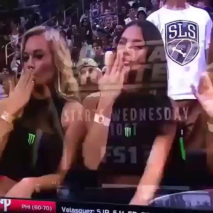 ATRAS DE UM BEIJO...