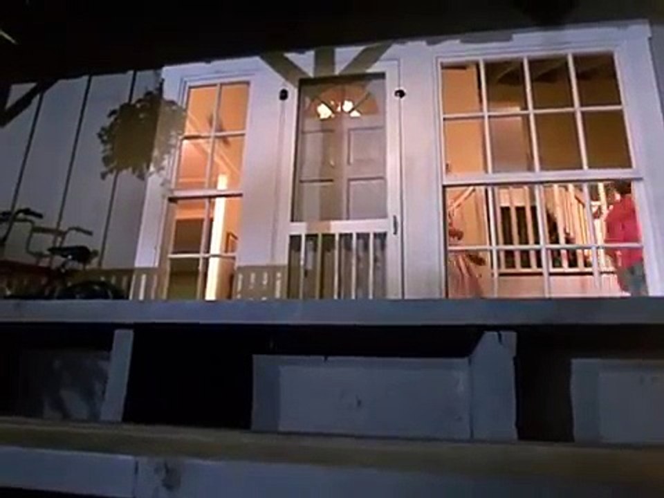 140.Critters - 1986 Trailer