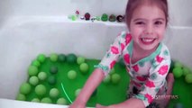 Slime Baff Bath Fun & Learn The Color Green _ SISreviews Plays In A Green Slime Baff GROS