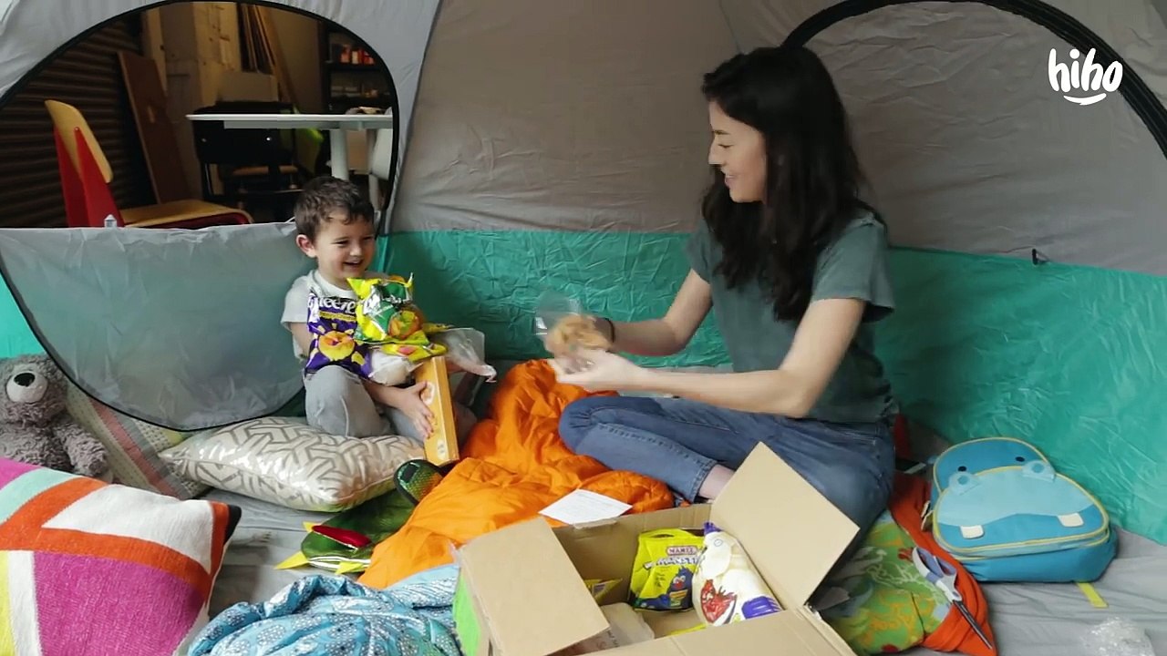 Ernie Unboxes a Velociraptor!