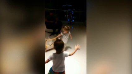 Cette fillette est une fan de danse flamenco !